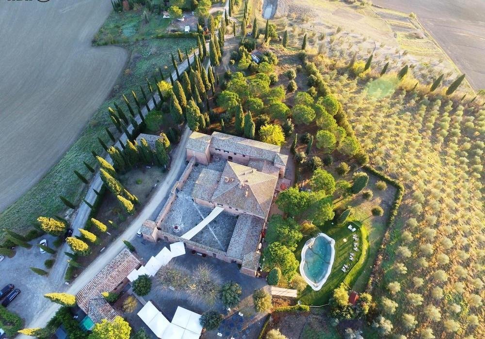 Reading Escape Speciale Halloween castello di leonina esterno